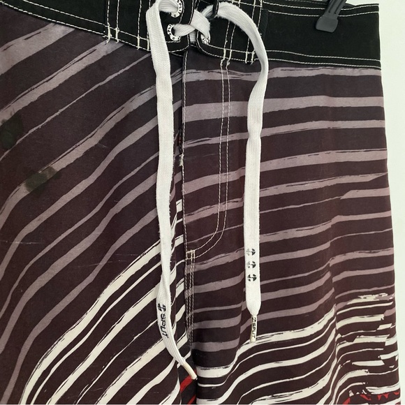 🟧FREE ADD-ON🟧 SPLIT • Men’s Board Shorts • 34” waist • black/red - Picture 4 of 8